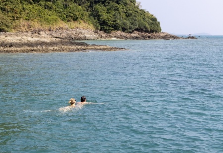 Plages naturistes et excursion sur l'île en hors-bord